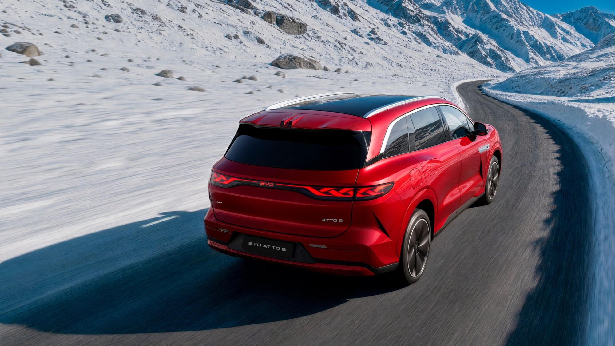 BYD 新型 ATTO 8の外観(リア)