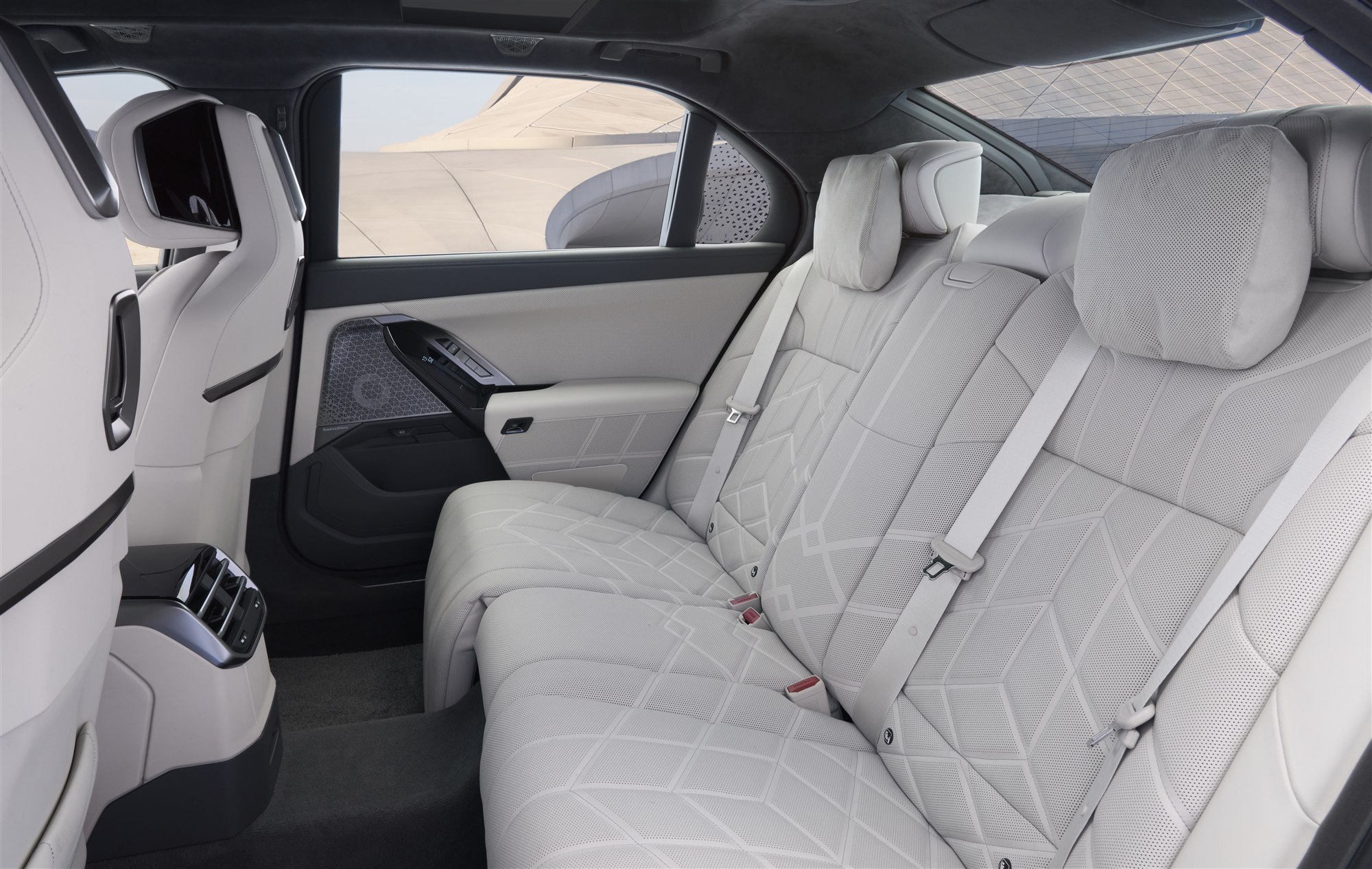 BMW 新型 7シリーズの後席シート