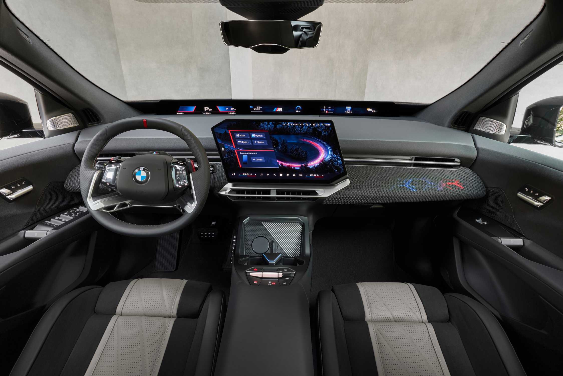 BMW 新型 iX3 M60 xDriveのコックピット