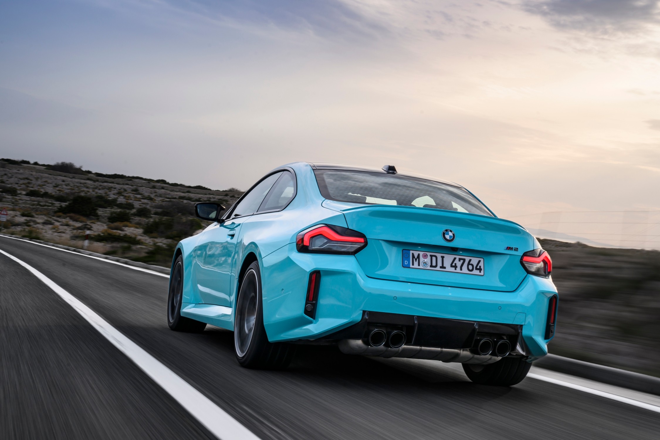 BMW M2 M xDriveの走行シーン（リア）