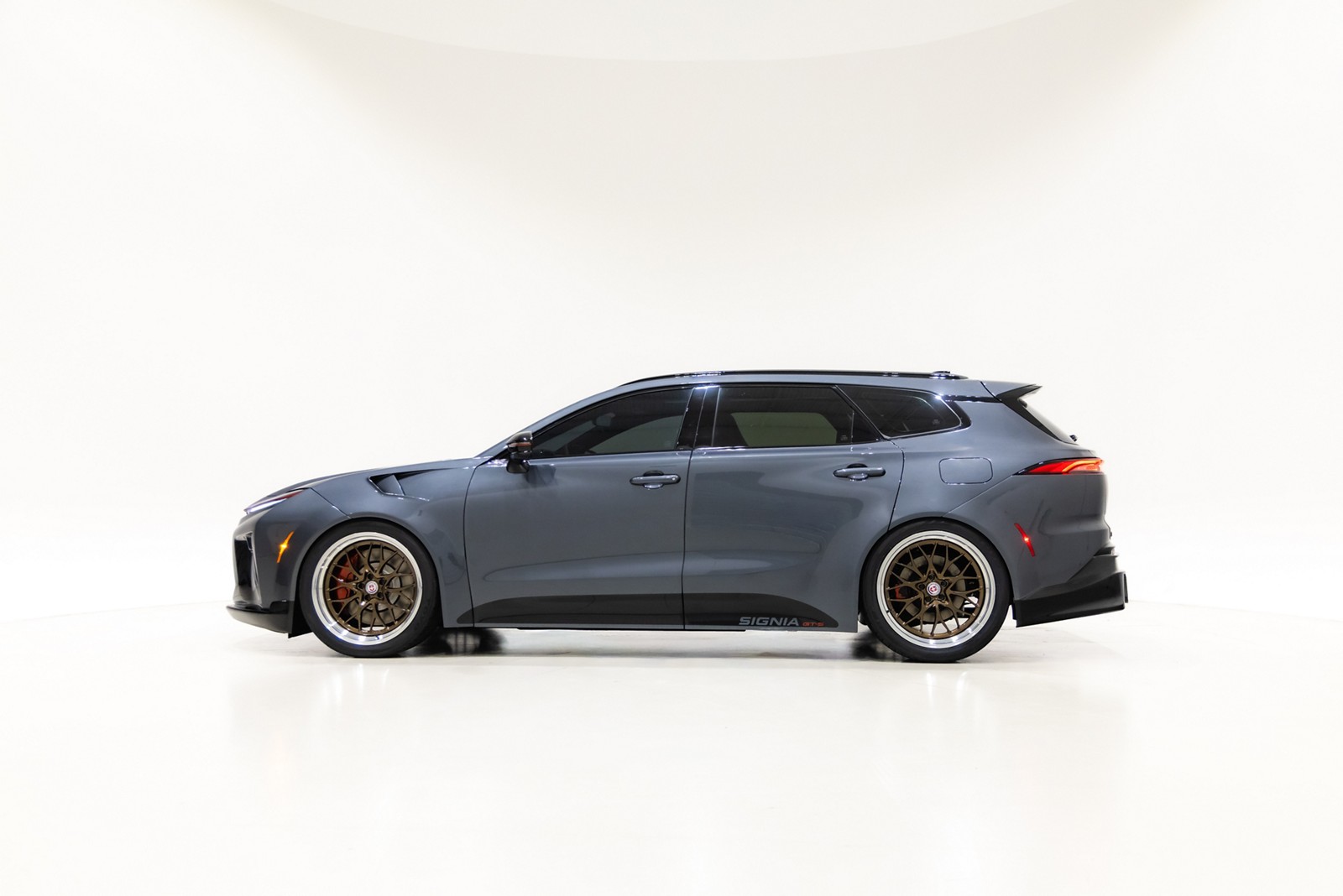 トヨタ クラウンシグニア GT-S コンセプトの真横