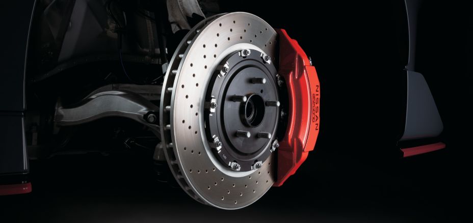 日産 フェアレディZ NISMOの2ピースドリルドローターとブレーキキャリパー