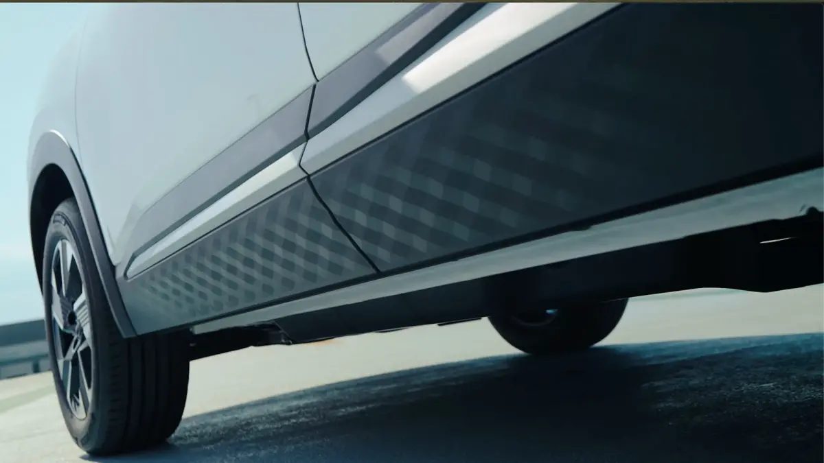 日産 新型 キックスのサイドシル(スニーカーソール柄)