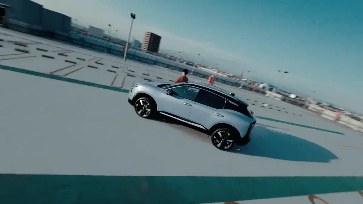 日産 新型 キックスの走行シーン