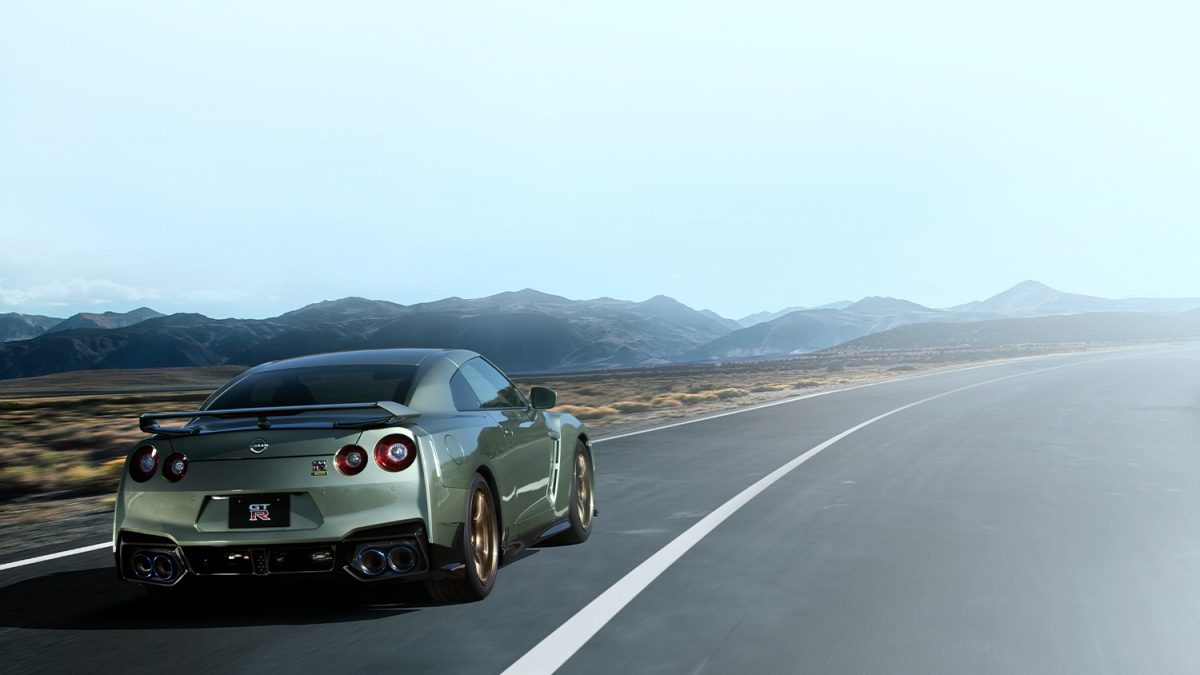 日産 GT-Rの走行シーン(現行モデル R35型)