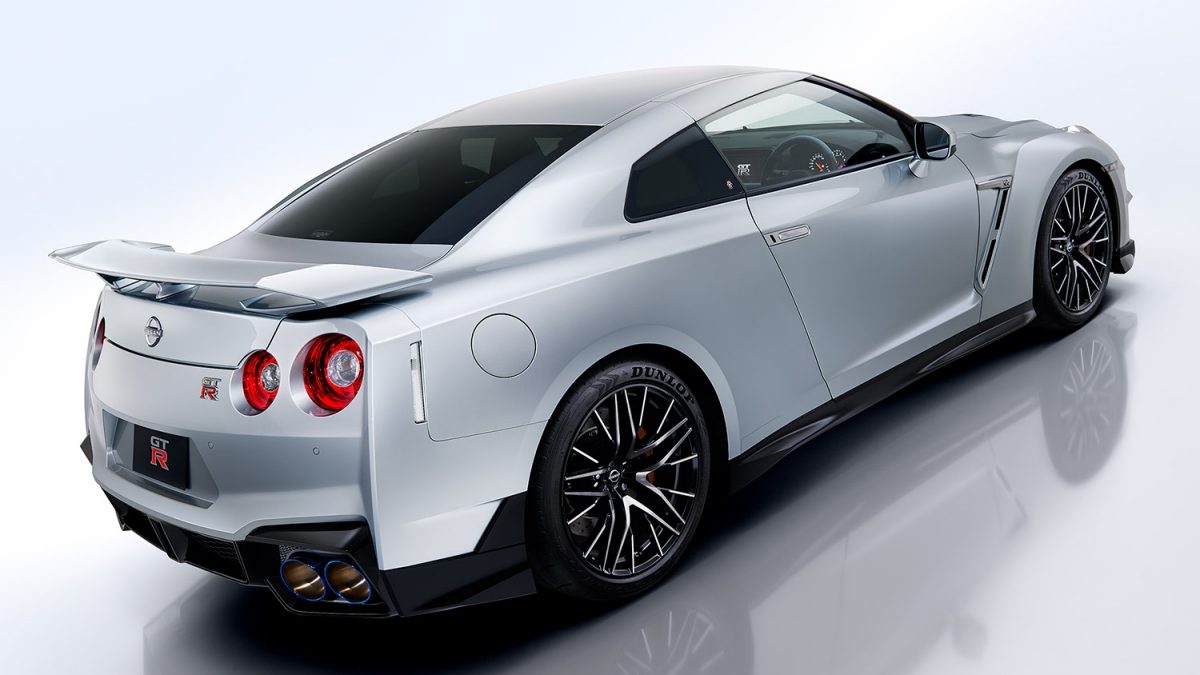 日産 GT-Rの外観(リア斜め)(現行モデル R35型)