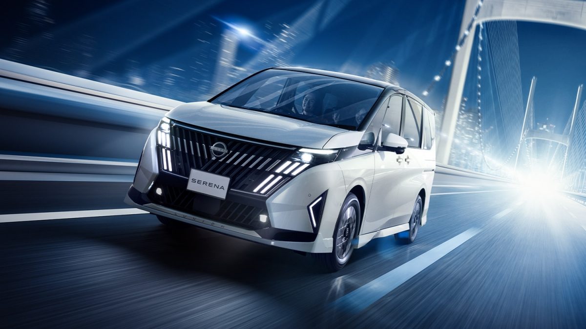 日産 セレナ e-POWER ハイウェイスターV フロントダイナミックパックの走行シーン(現行モデル)
