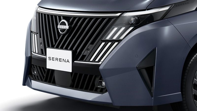 日産 セレナ ハイウェイスターVのフロントグリル(現行モデル)