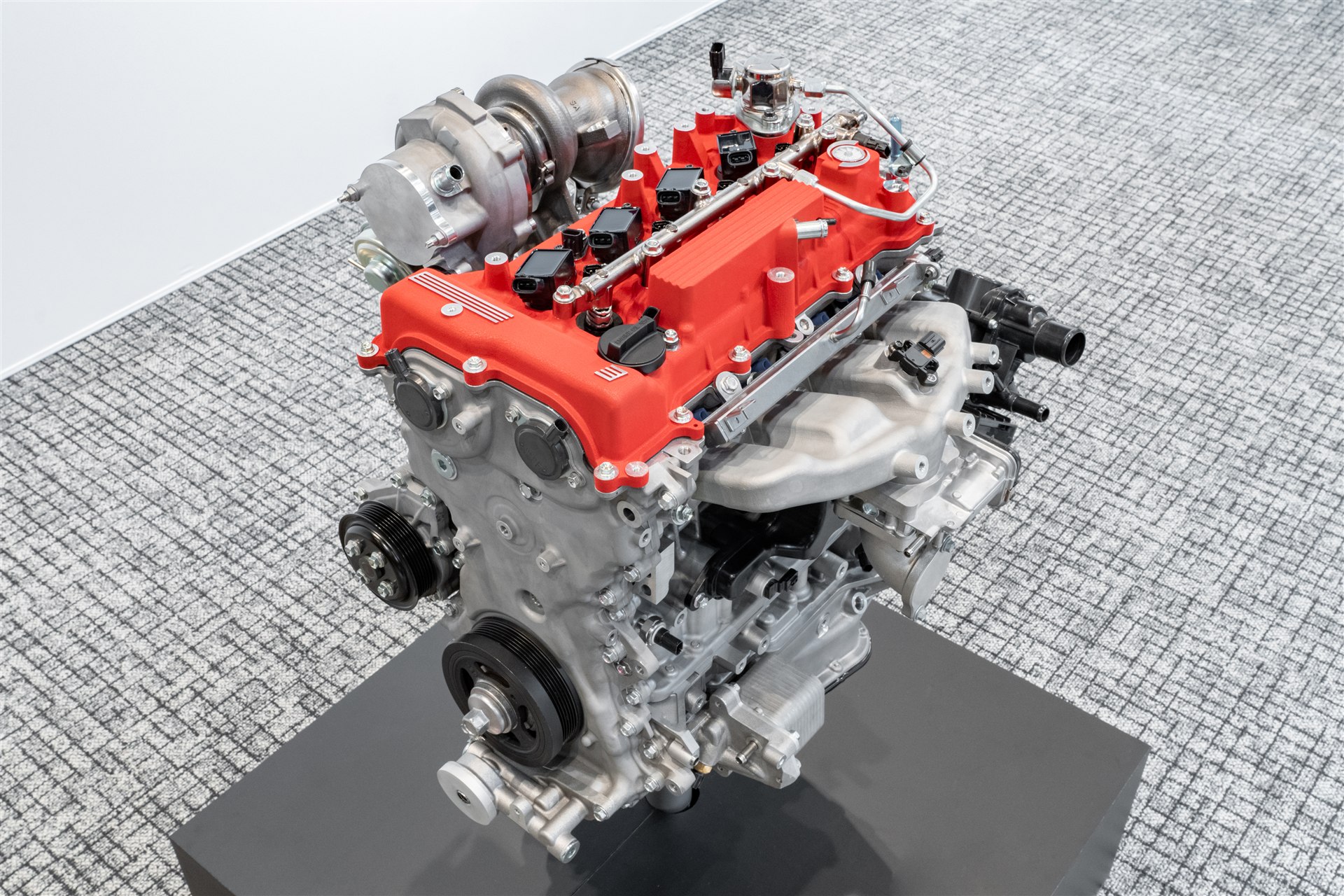 トヨタが開発中の2.0L直列4気筒ターボエンジン