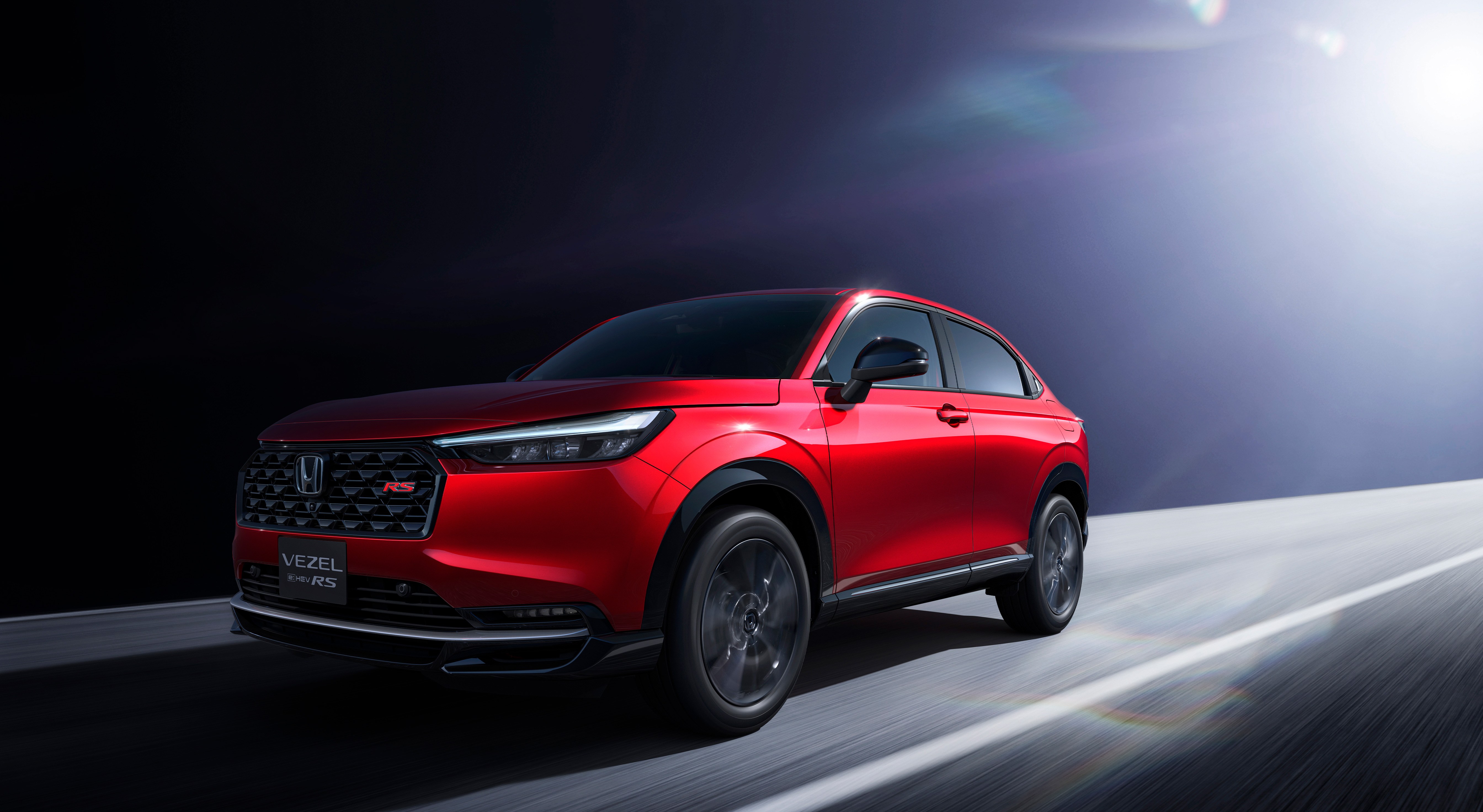 ホンダ ヴェゼル e:HEV RS(4WD)の走行シーン(現行モデル)