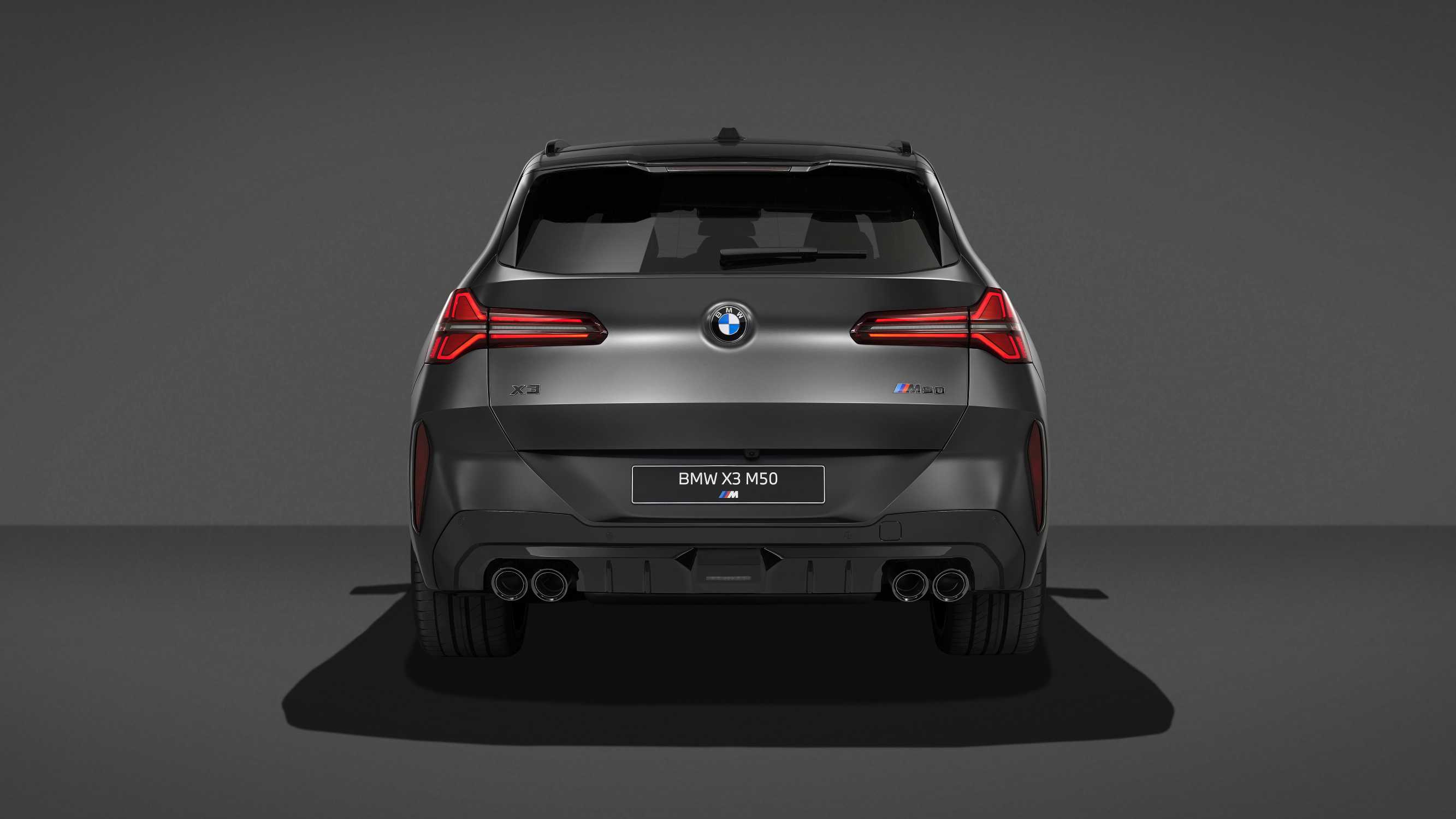 BMW X3 M50 xDrive ブラックパッケージの外観（リア）
