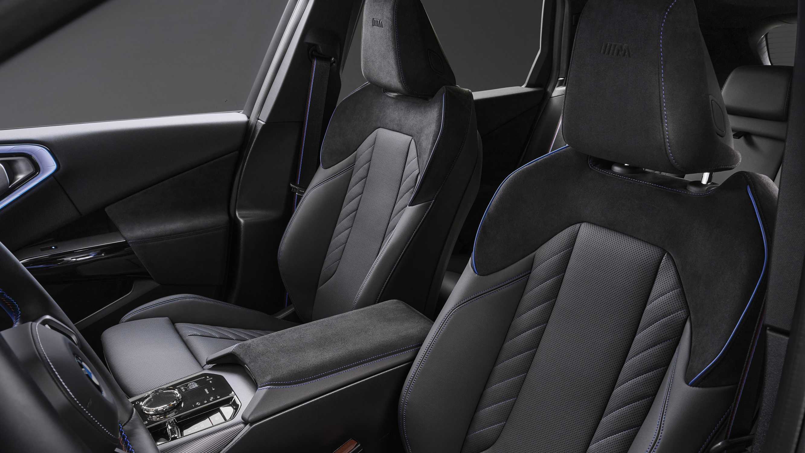 BMW X3 M50 xDrive ブラックパッケージのシート